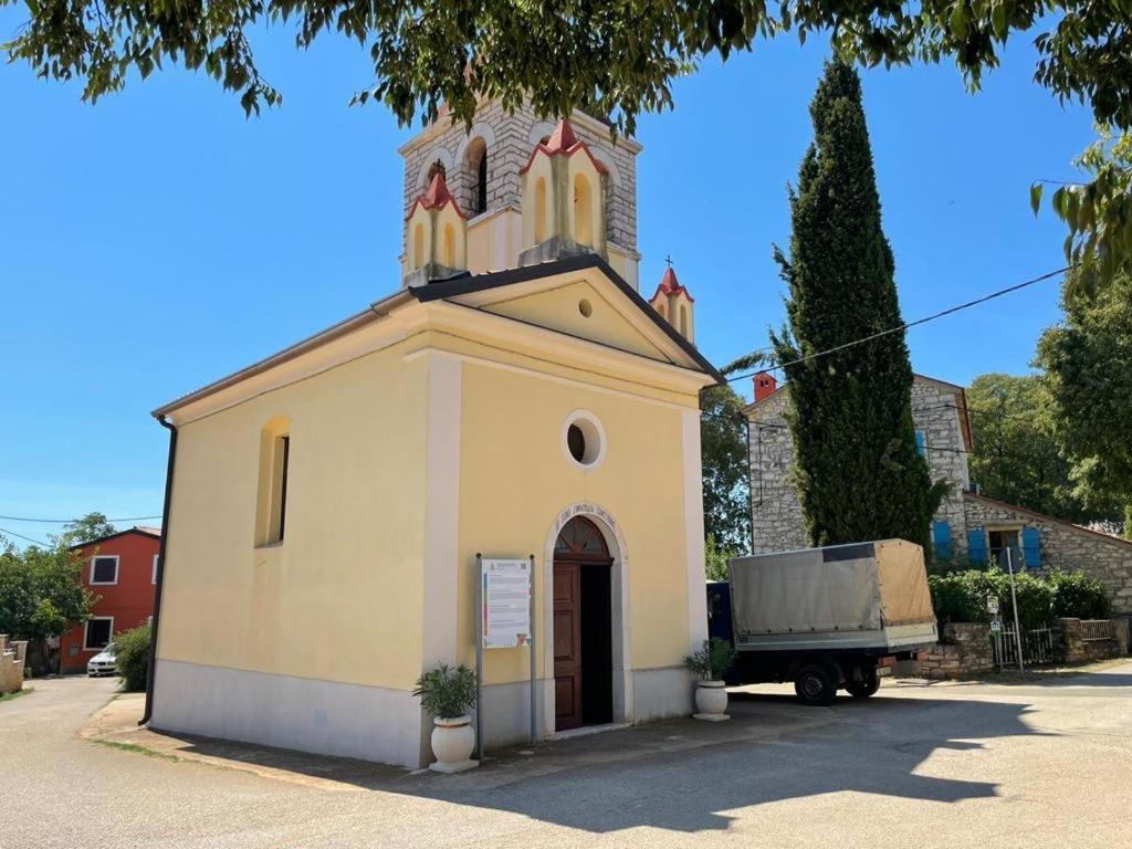 Villa Amore Radini Istrian Romantic Studio With Private Parking And Terrace Brtonigla Exterior photo